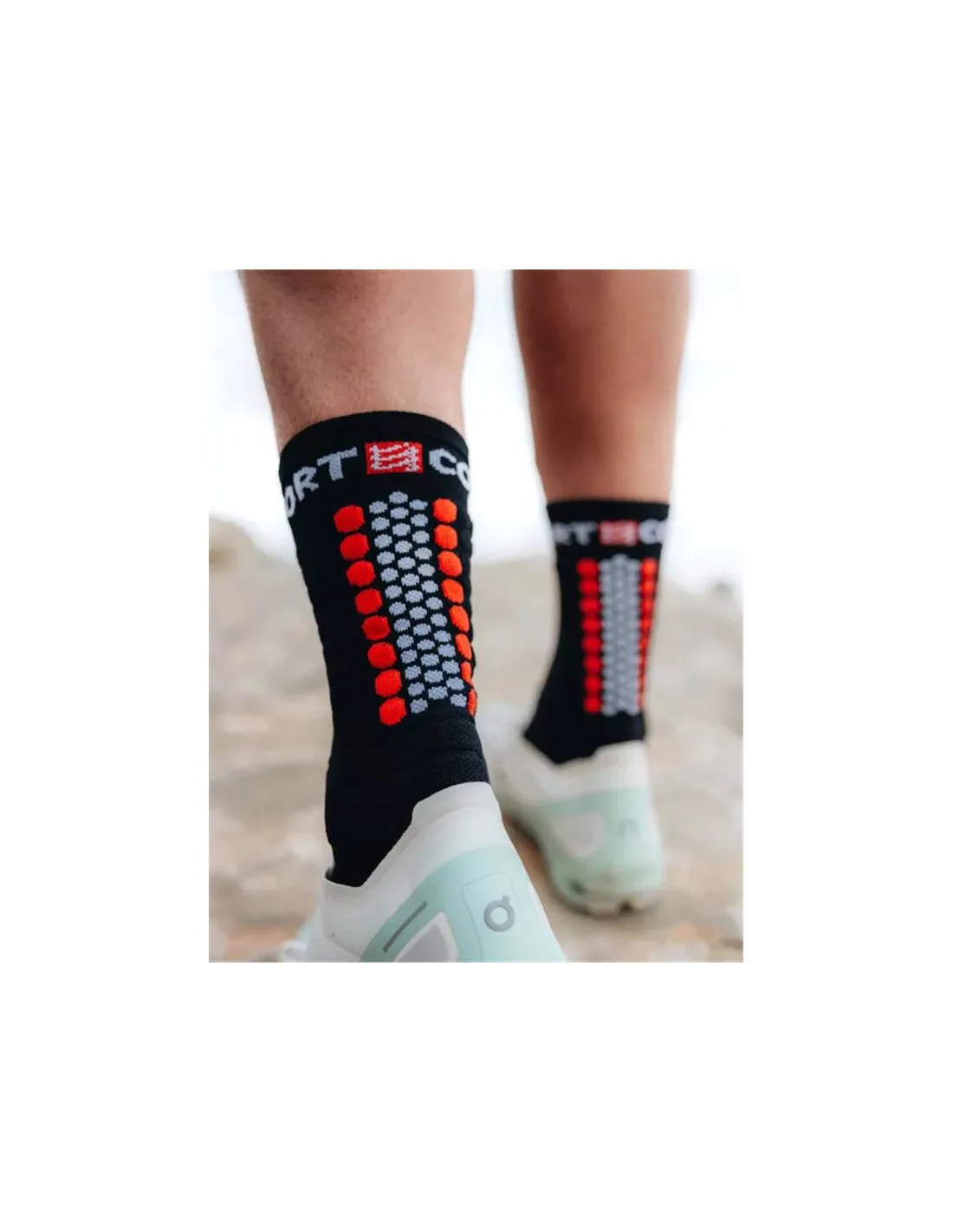 Calcetines de Trail Compressport Ultra V2.0 Negro/Blanco/Rojo