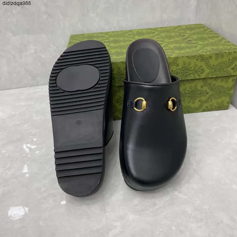 Designador Slipper Luxury Men Sandals Sandalias Tobogán de moda Senfas de moda Dama Toba de diseño de fondo grueso zapatos casua