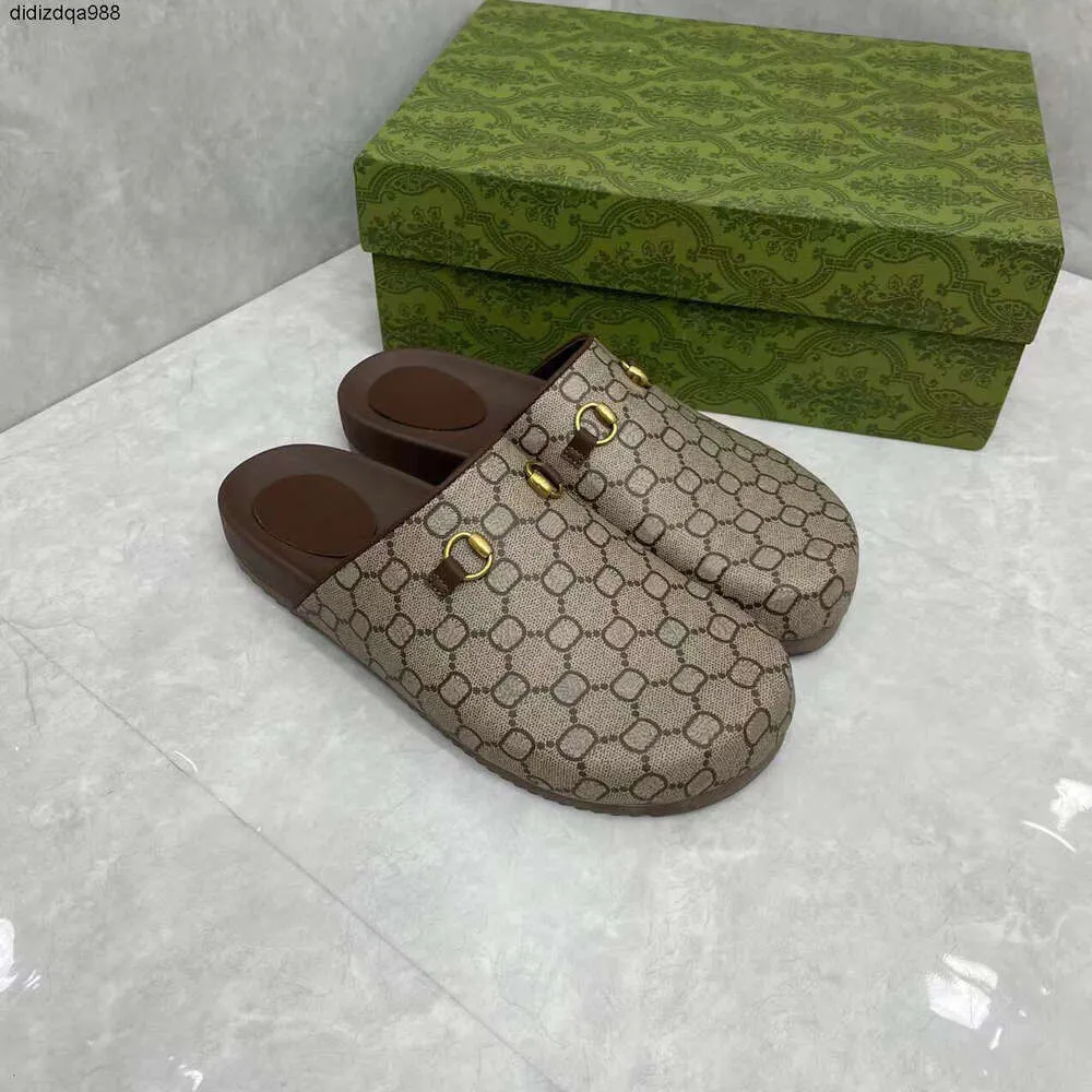 Designador Slipper Luxury Men Sandals Sandalias Tobogán de moda Senfas de moda Dama Toba de diseño de fondo grueso zapatos casua