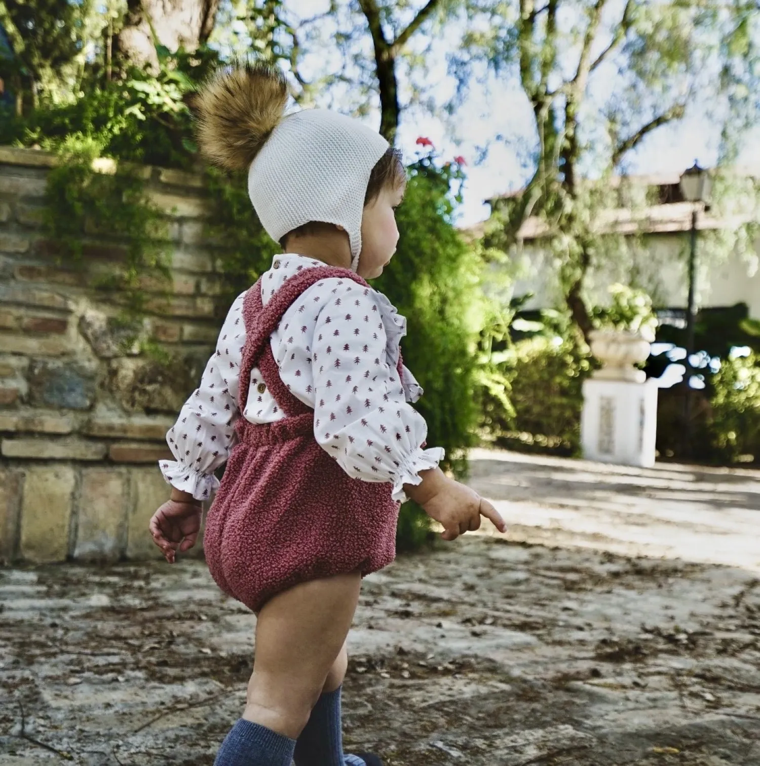 Frog and blouse set from the pine collection by José Varón