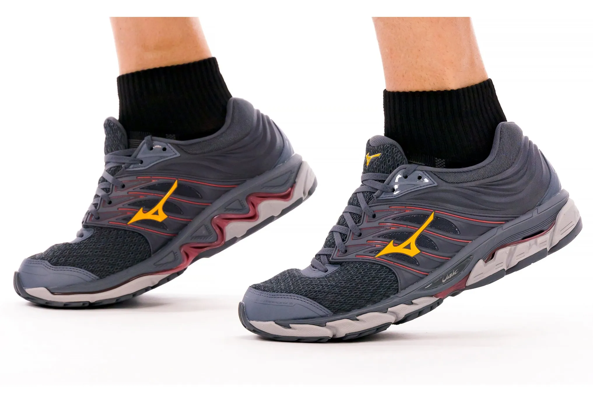 Mizuno Wave Paradox 5