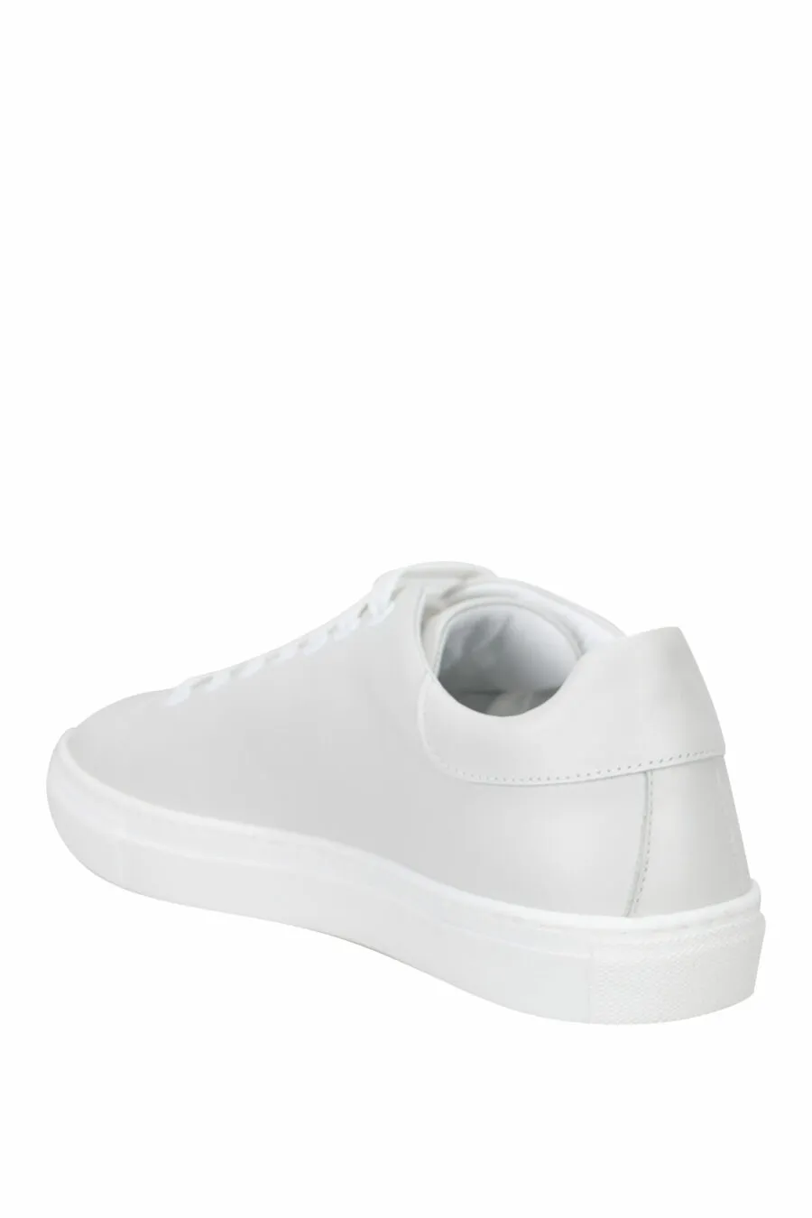 Zapatillas blancas con logo negro 